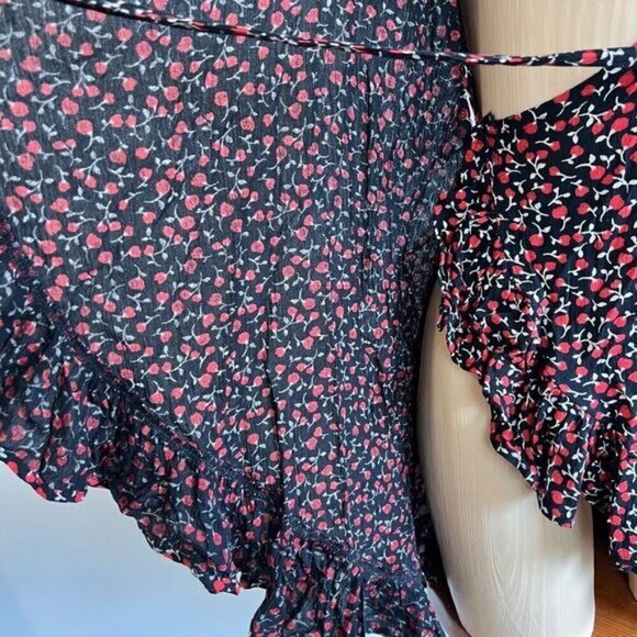 Tropiks Swimwear Women’s XS Floral Short Sleeve Asymmetrical Cover Up Dress NWT - Picture 9 of 10